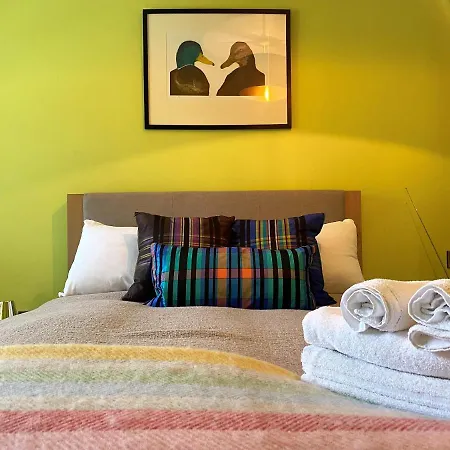 Sublime Waterfront Retreat With Private Terrace Apartament Bristol