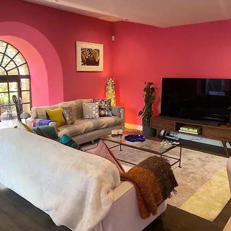 Sublime Waterfront Retreat With Private Terrace * Bristol