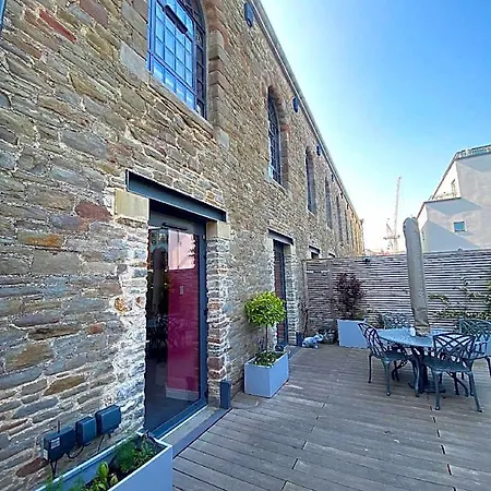 Sublime Waterfront Retreat With Private Terrace Apartamento *