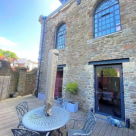 Sublime Waterfront Retreat With Private Terrace Apartamento *