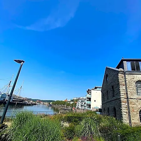 Apartamento Sublime Waterfront Retreat With Private Terrace *