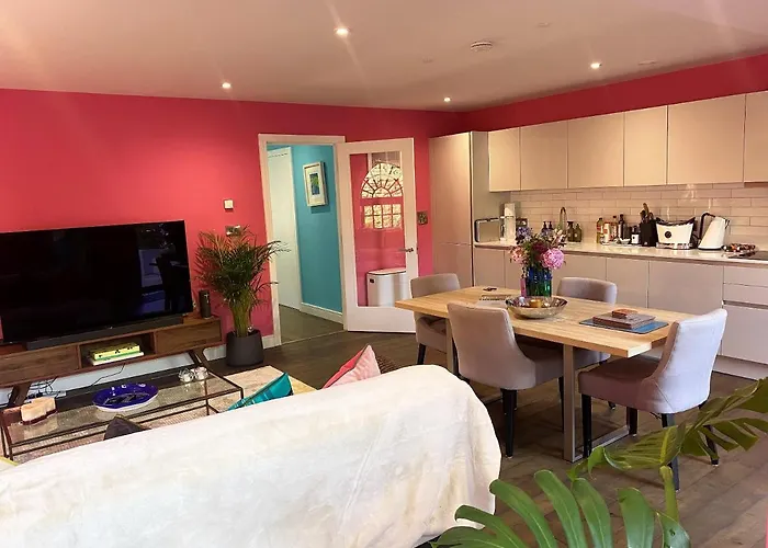 Apartment Sublime Waterfront Retreat With Private Terrace Bristol