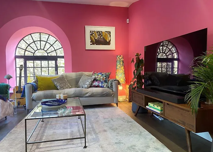 Sublime Waterfront Retreat With Private Terrace Bristol