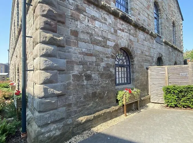 Sublime Waterfront Retreat With Private Terrace * Bristol