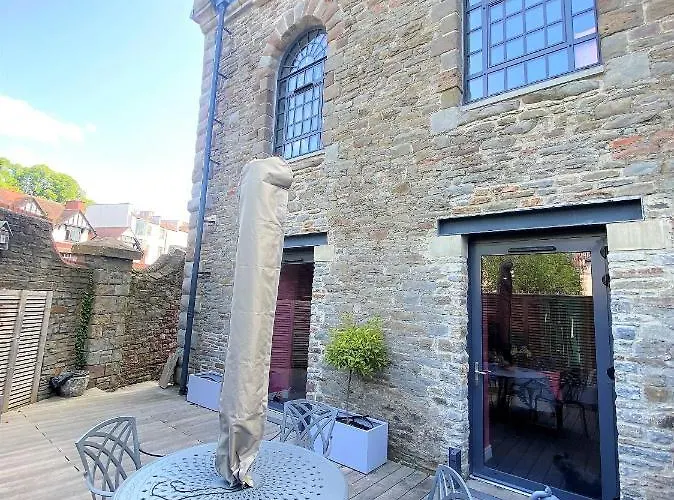 Sublime Waterfront Retreat With Private Terrace Daire *