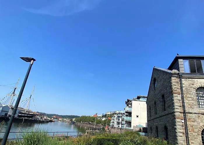 Sublime Waterfront Retreat With Private Terrace Apartment Bristol