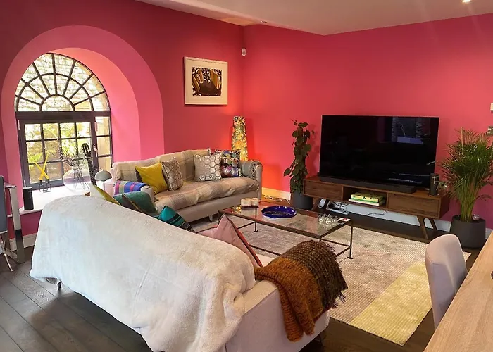 Sublime Waterfront Retreat With Private Terrace * Bristol