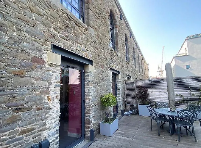 Sublime Waterfront Retreat With Private Terrace * Bristol