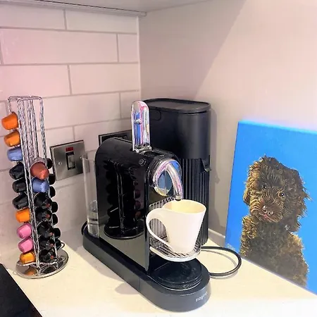 Sublime Waterfront Retreat With Private Terrace * Bristol