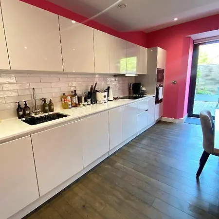 Sublime Waterfront Retreat With Private Terrace Apartamento *