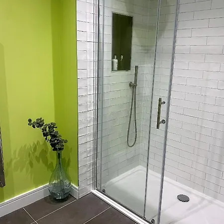 Sublime Waterfront Retreat With Private Terrace Apartamento *