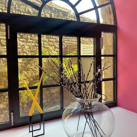 Apartamento Sublime Waterfront Retreat With Private Terrace