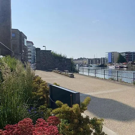 Sublime Waterfront Retreat With Private Terrace